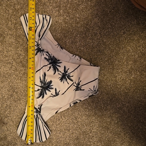 Bathing Suit - Picture 7 of 8